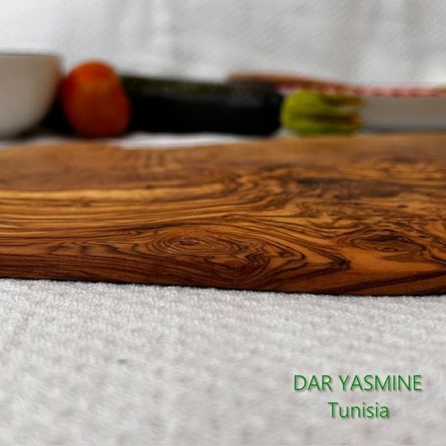 オリーブの木 個性あふれる１点もの　薄型　 大胆な姿に惚れ惚れ　約48cm