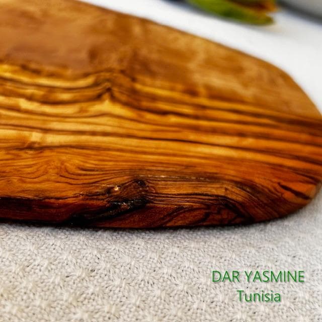 オリーブの木 個性あふれる１点もの　薄型　 大胆な姿に惚れ惚れ　約48cm