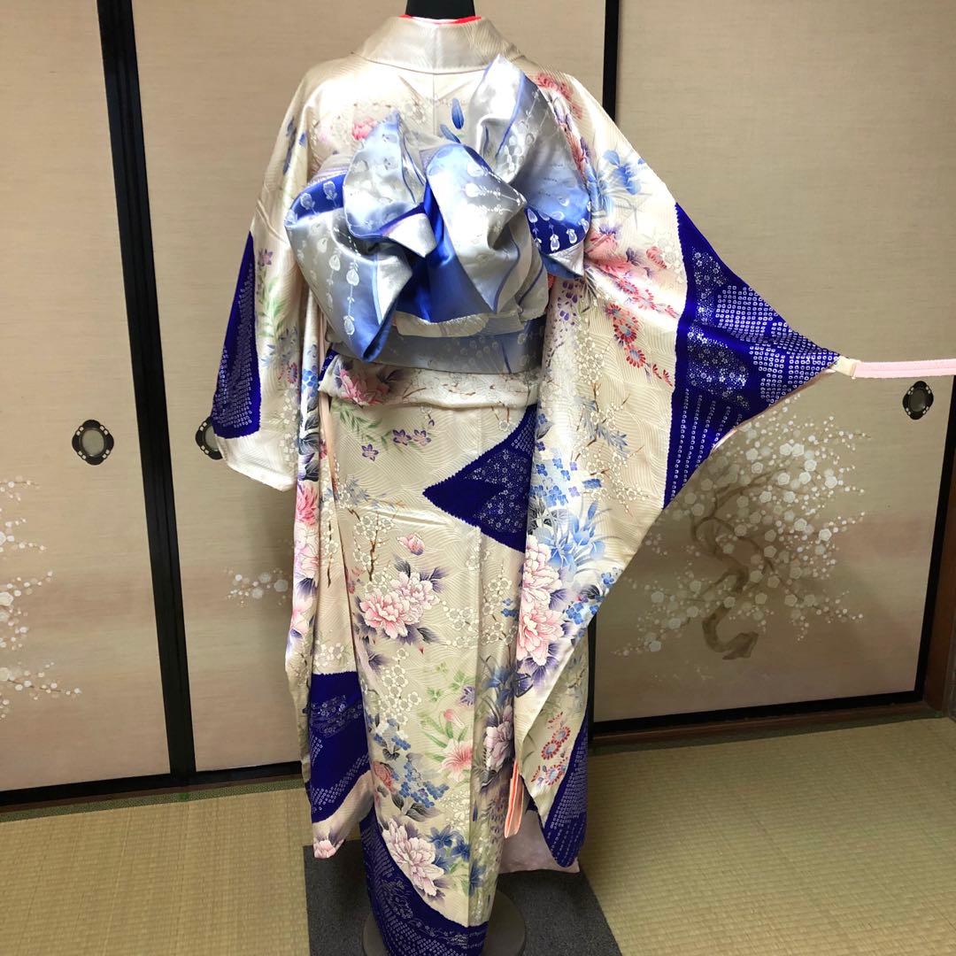 ゆです！正絹　レトロな高級振袖