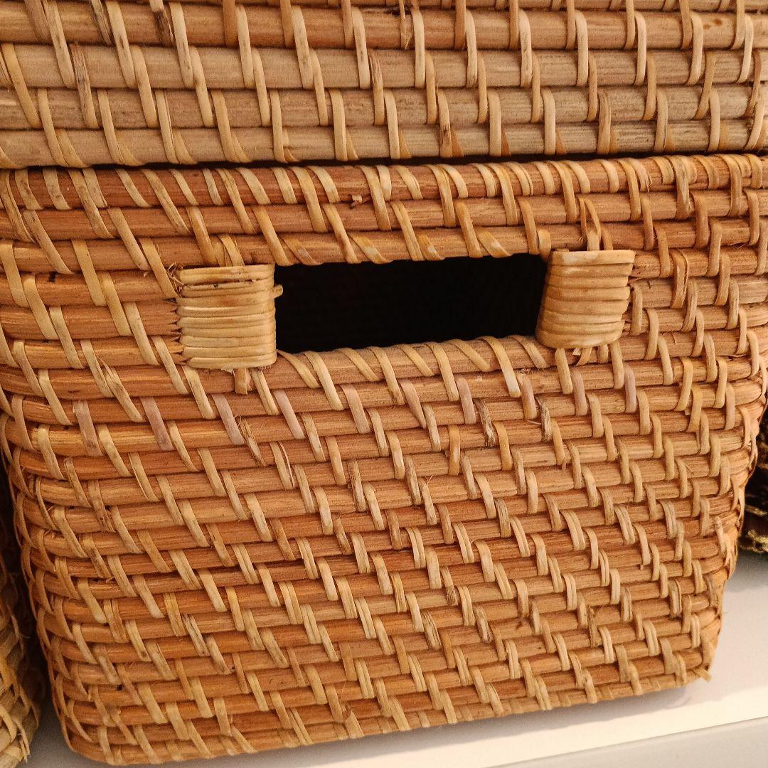 ニトリ　無印良品　ラタン籠