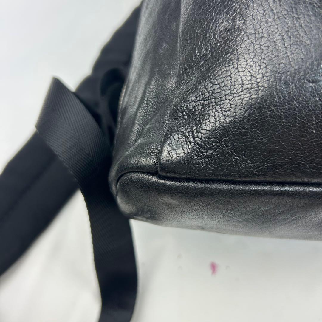 【美品】ディーゼル　ボディバッグ　ワンショルダー　レザー　斜め掛け　ロゴ金具　黒