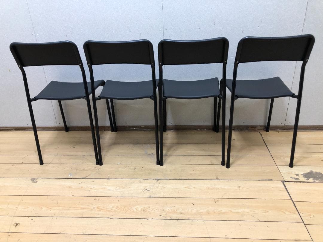 送料無料 スタッキングチェア 4脚セット 樹脂座面 スチール脚 251005