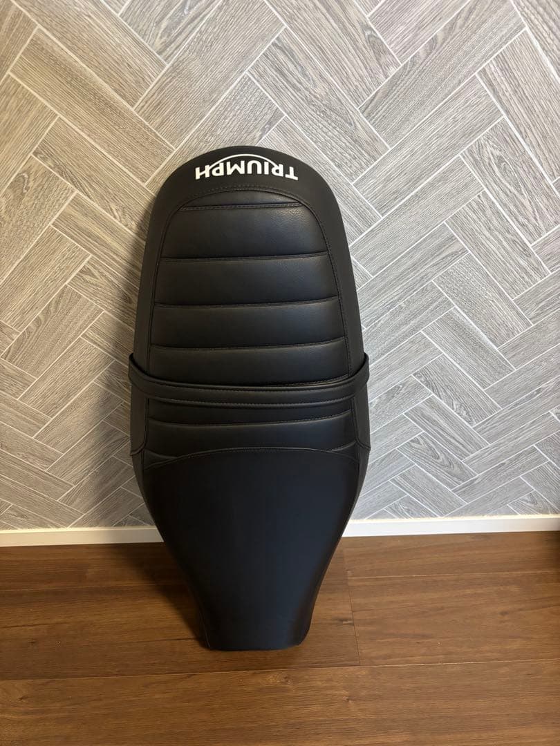 スクランブラー900 タンデムシート　純正カスタム