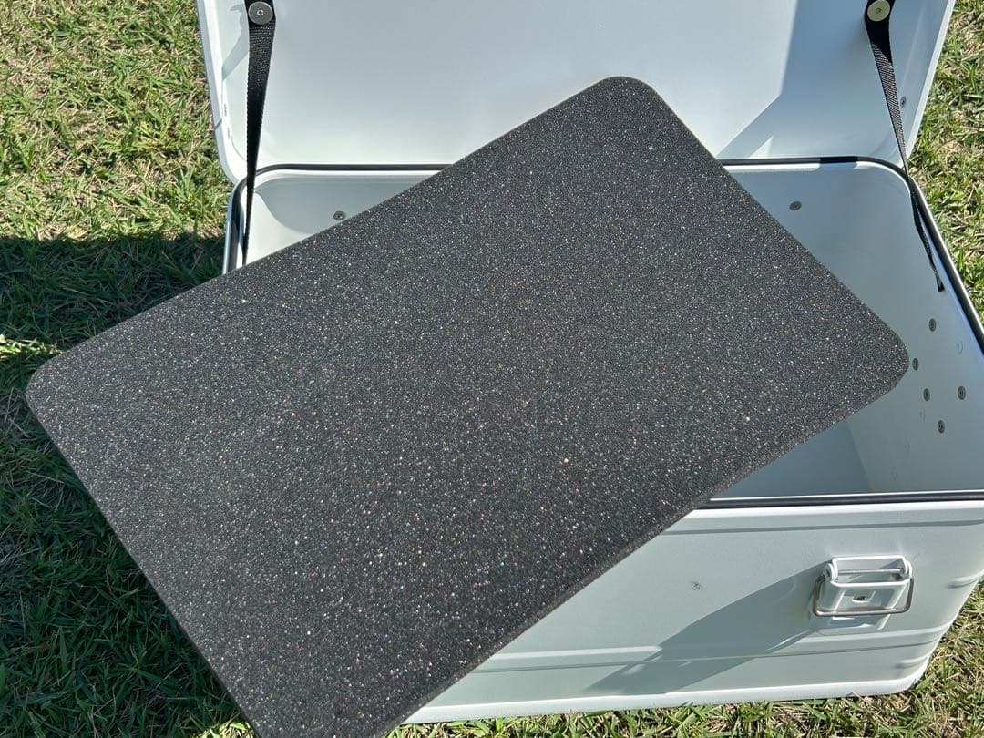 マットホワイト　スタッキング コンテナボックス　30l アウトドア　限定1点