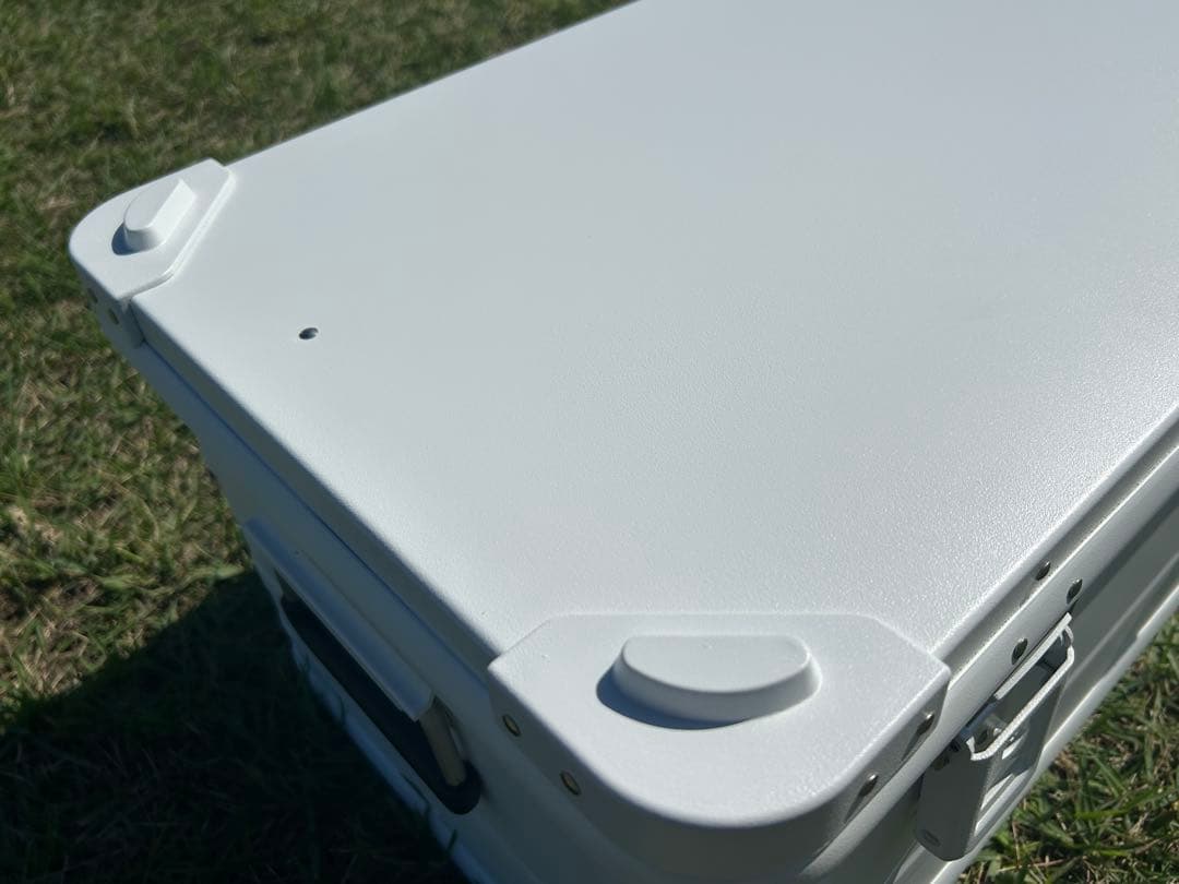 マットホワイト　スタッキング コンテナボックス　30l アウトドア　限定1点