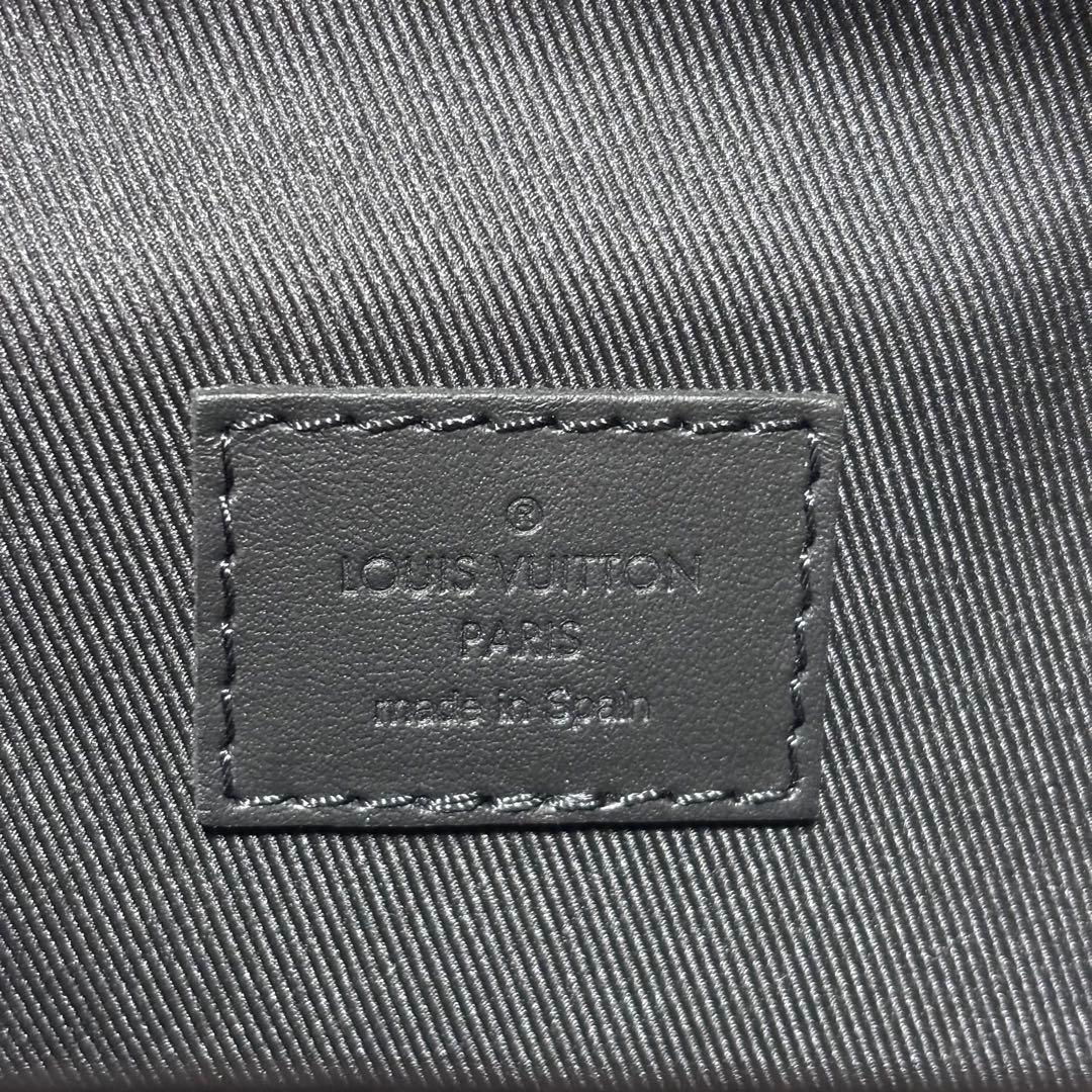 極美品　ルイヴィトン　LV パイロット　ウェアラブル　ウォレット　黒　4K32