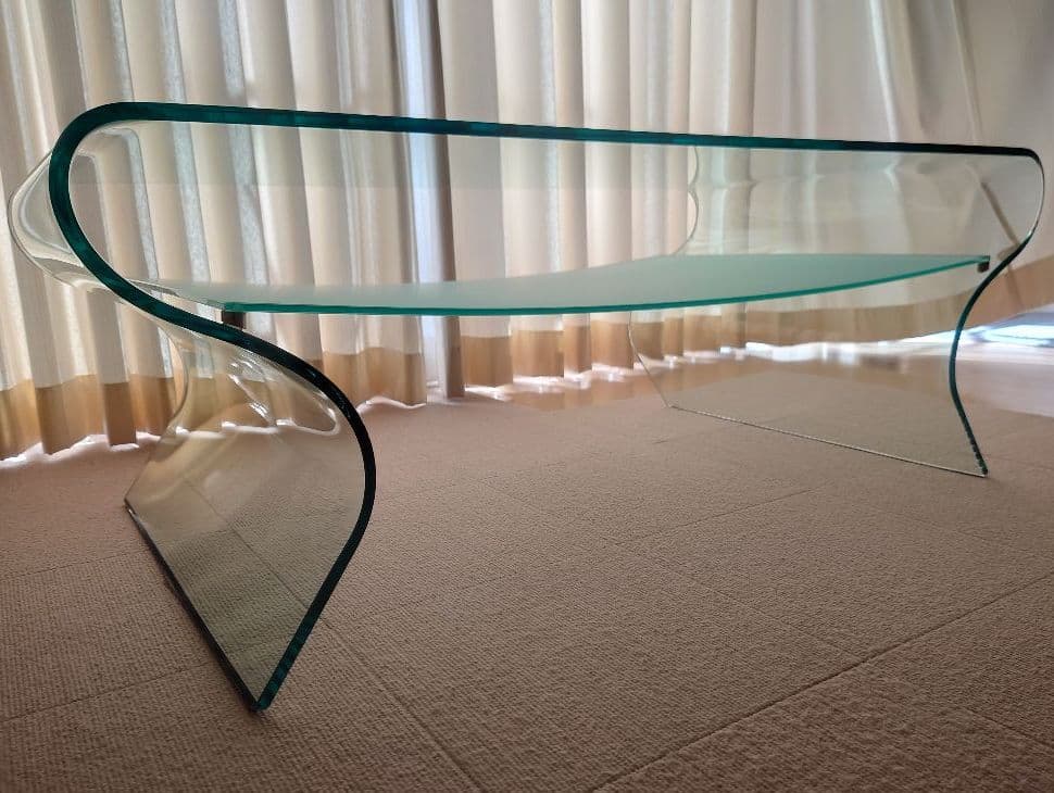 ＦＩＡＭ　フィアム　ガラス　テーブル