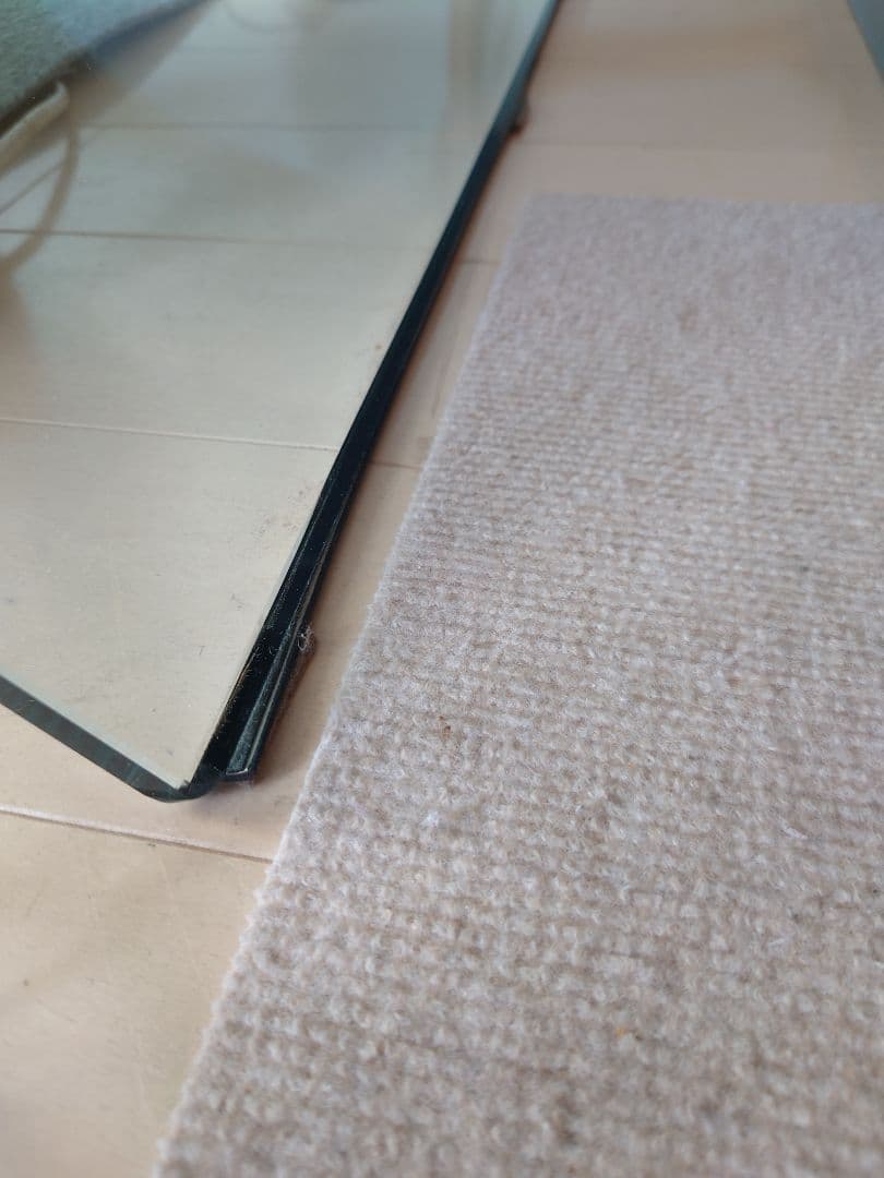 ＦＩＡＭ　フィアム　ガラス　テーブル