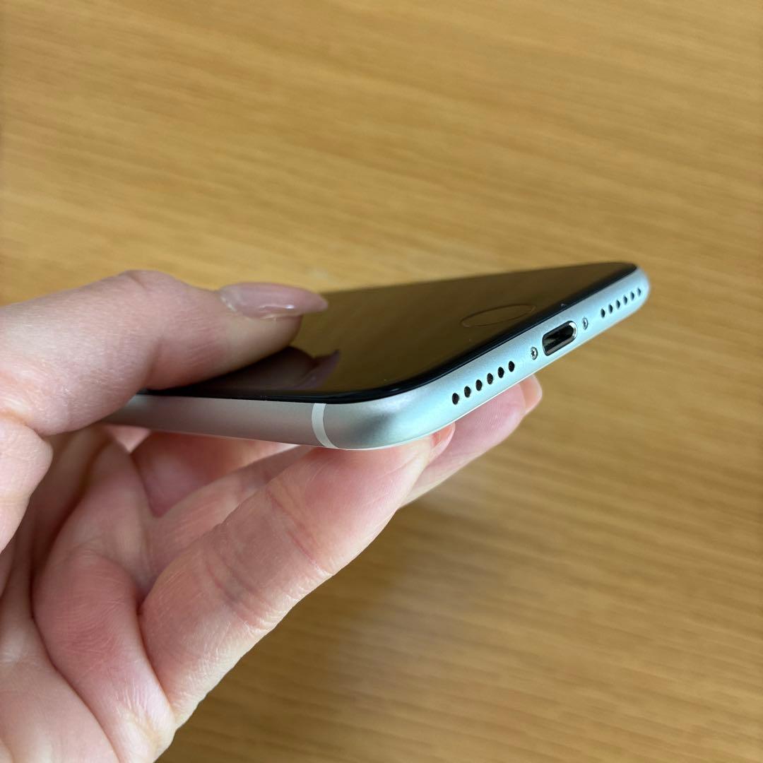 iPhone SE第2世代 64GB 白 ホームボタン故障 イヤホン未使用 箱有