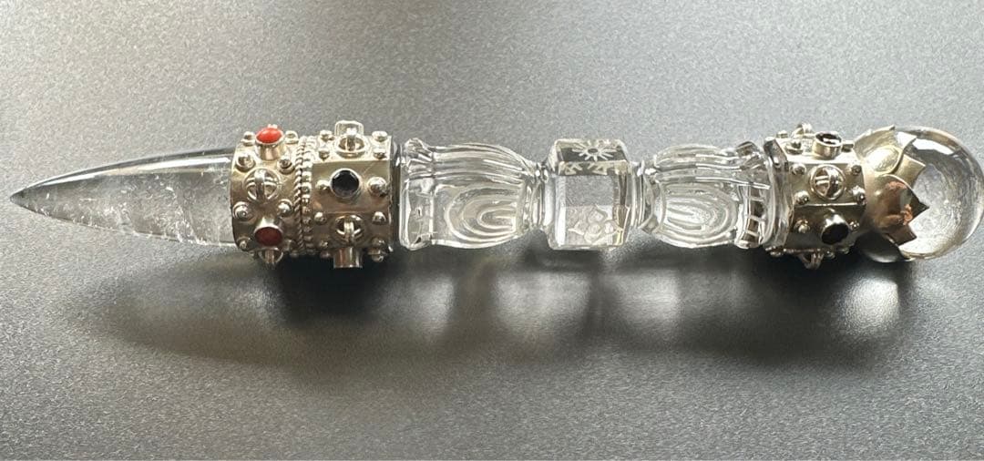 ヒーリングワンド　カーヴィング　クリスタル　法具　手彫り