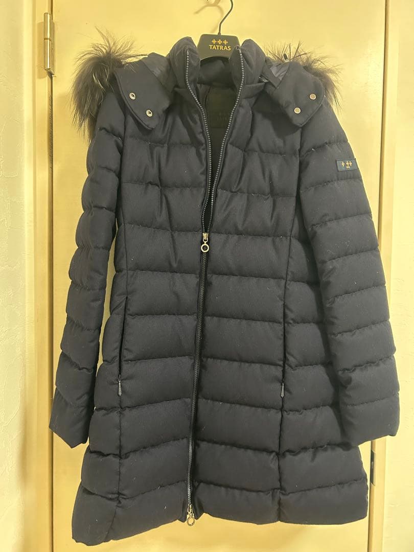 極美品! TATRAS LAVIANA ファー付きネイビーダウンジャケット