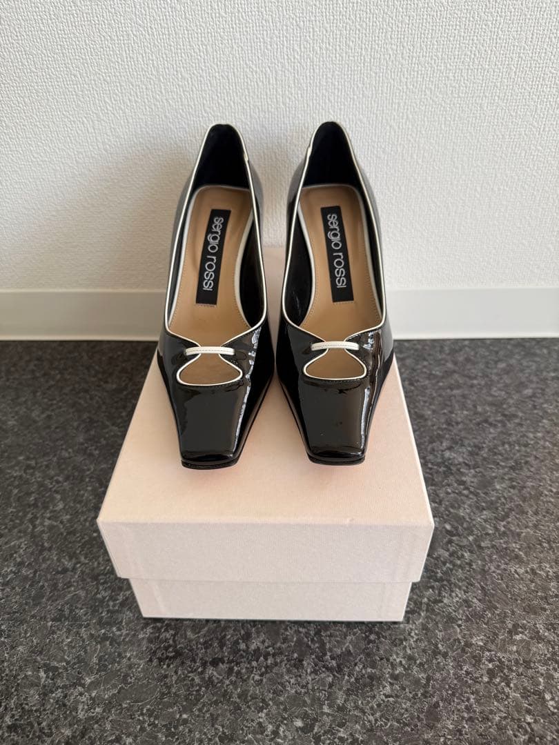 未使用　Sergio Rossi エナメル　パンプス　黒×白