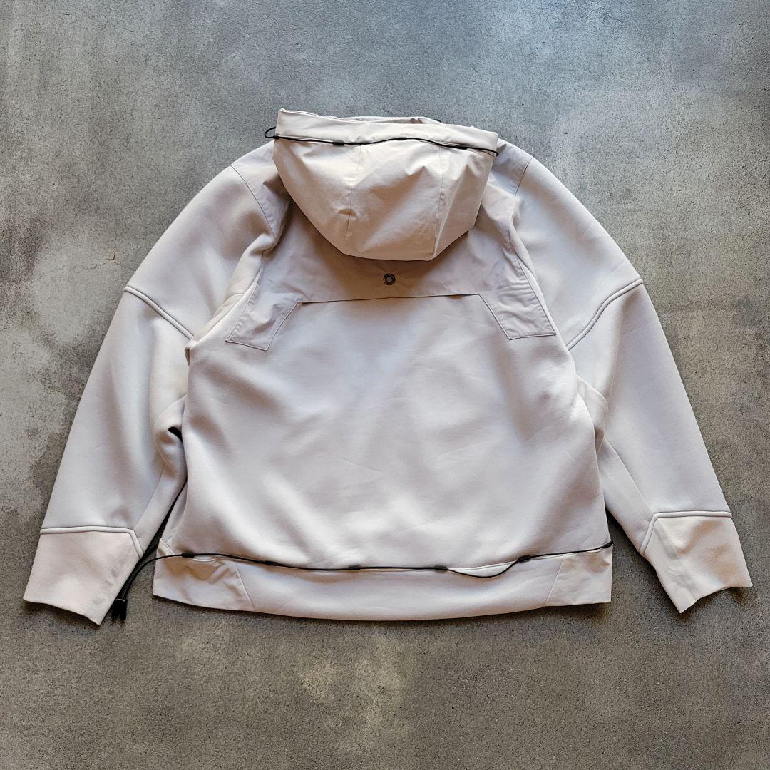 ぴのこ様MAISON SPECIAL テック素材コンビネーションプルオーバー