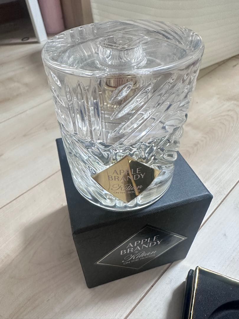 キリアンKILIAN Apple brandy 専用ボックス付き