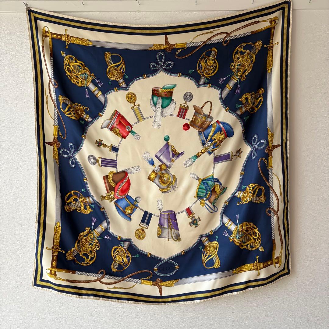 GUCCI シルクスカーフ