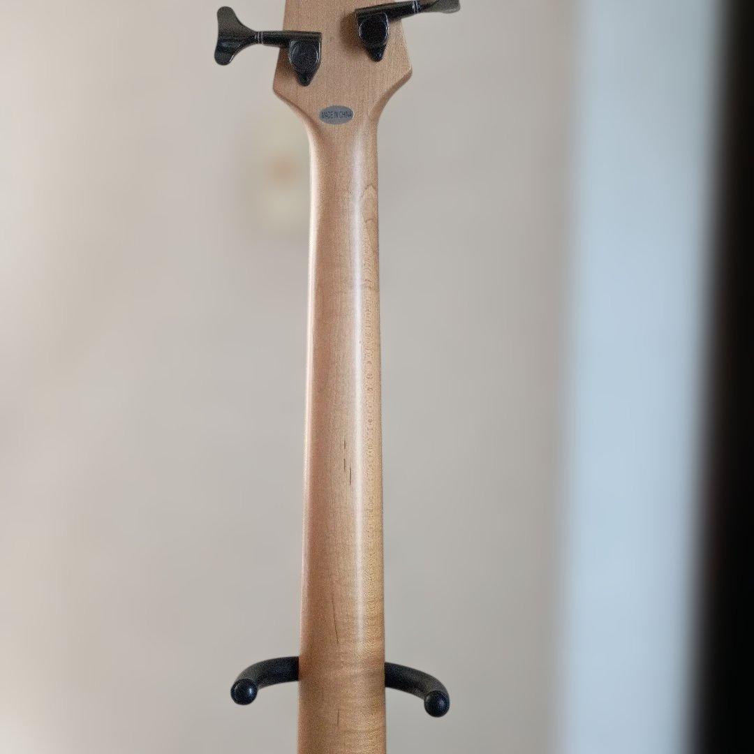 フェルナンデス　エレキベース 　ブラック 虎杢ネック