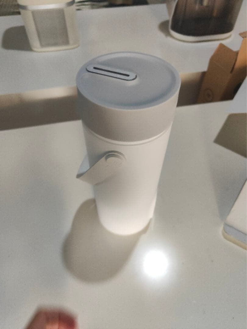 電気ケトル ワイヤレスポータブル充電式沸騰水カップ 300W急速加熱/27000