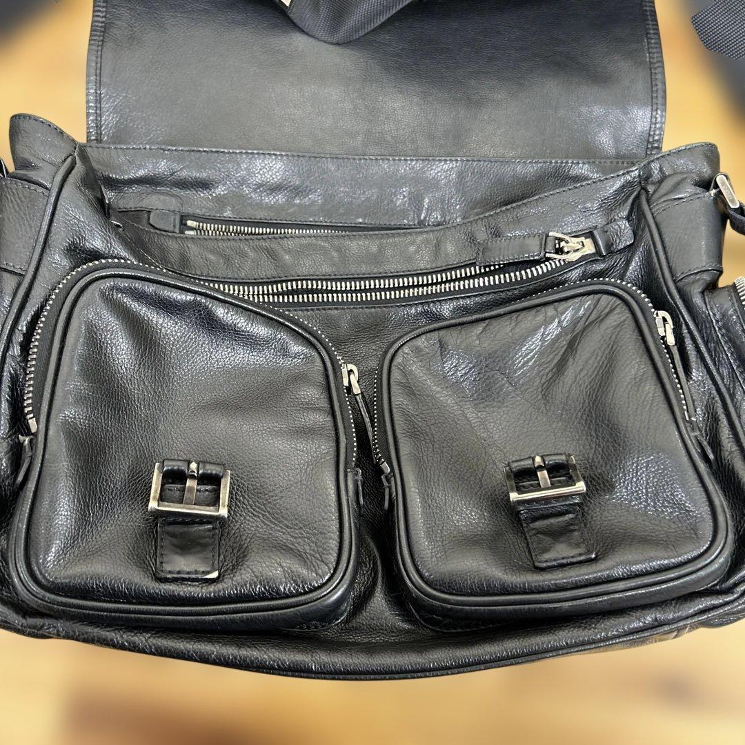 希少　プラダ　PRADA ブラック メッセンジャーバッグ　バッファロー革　黒