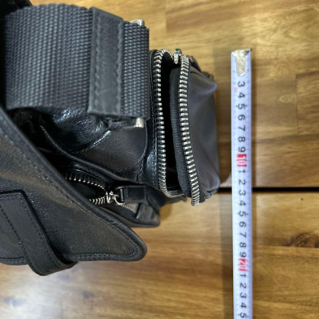 希少　プラダ　PRADA ブラック メッセンジャーバッグ　バッファロー革　黒