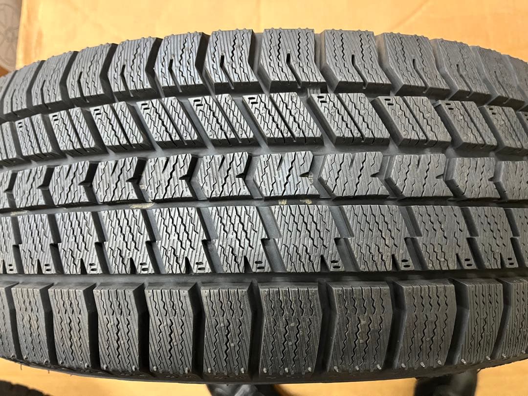 2021年製 グッドイヤー 中古冬タイヤ 205/65R16 2本セット