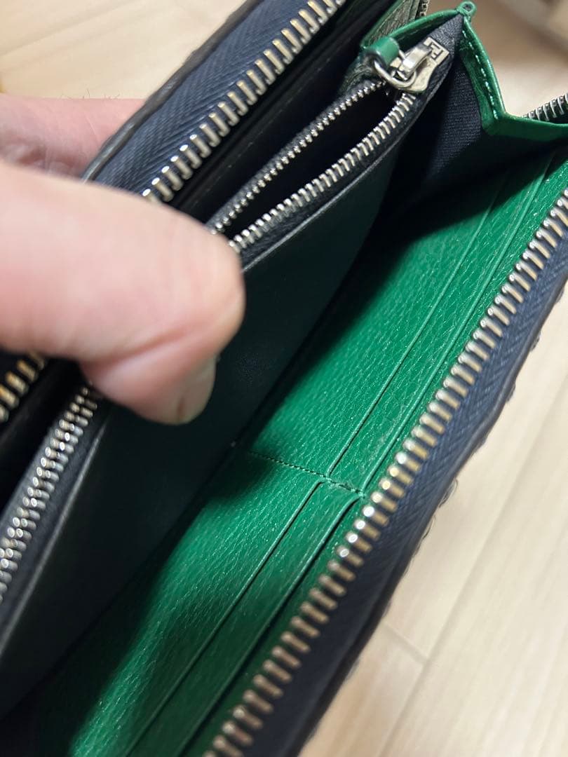 FENDI 長財布ラウンドファスナー