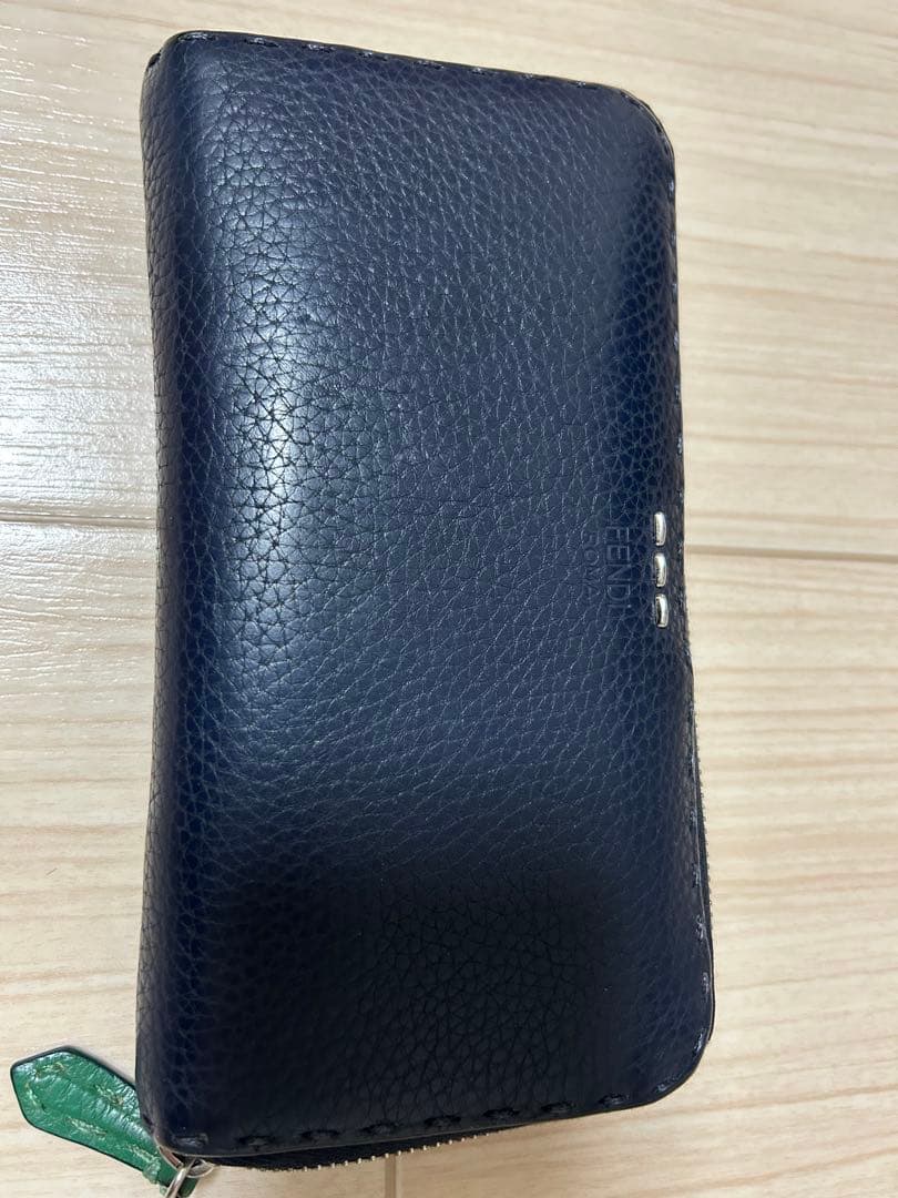 FENDI 長財布ラウンドファスナー