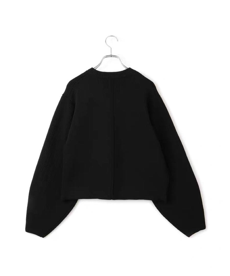 ぬーヴぇるばーぐ様　クルーネック黒