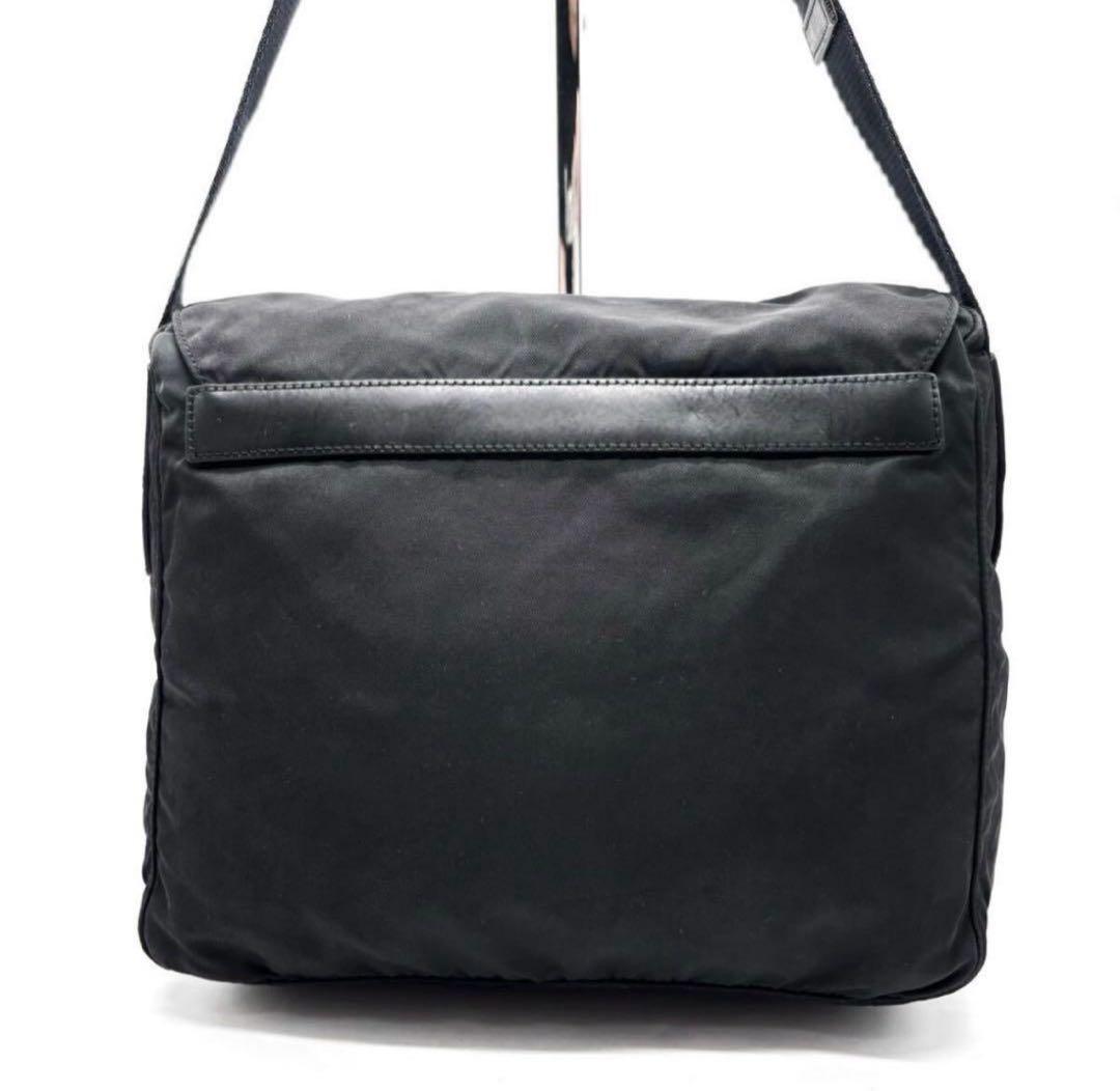 PRADA ブラック メッセンジャーバッグ