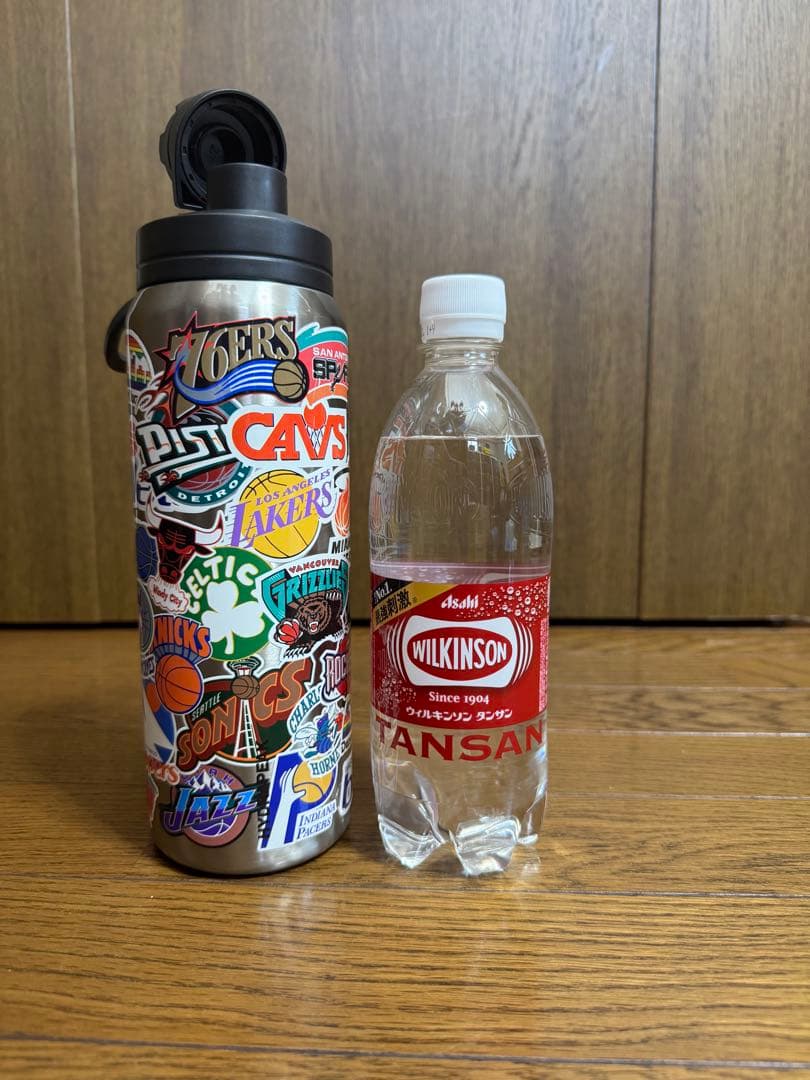 Hydrapeak NBA ステッカープリント 26オンスドリンクボトル