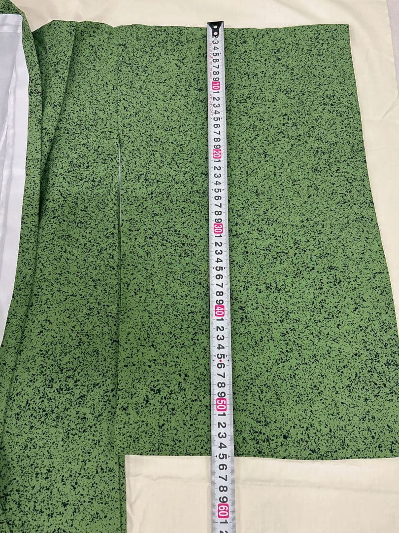 (七五三)7歳前後の男の子向けの、ダークグリーンの着物と羽織、襦袢の3点セット。