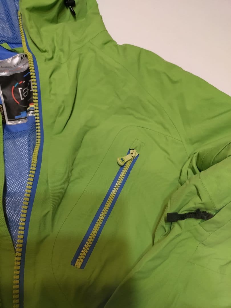 Burton ak　ゴアテックス　スノボーウェア　メンズ　Mサイズ