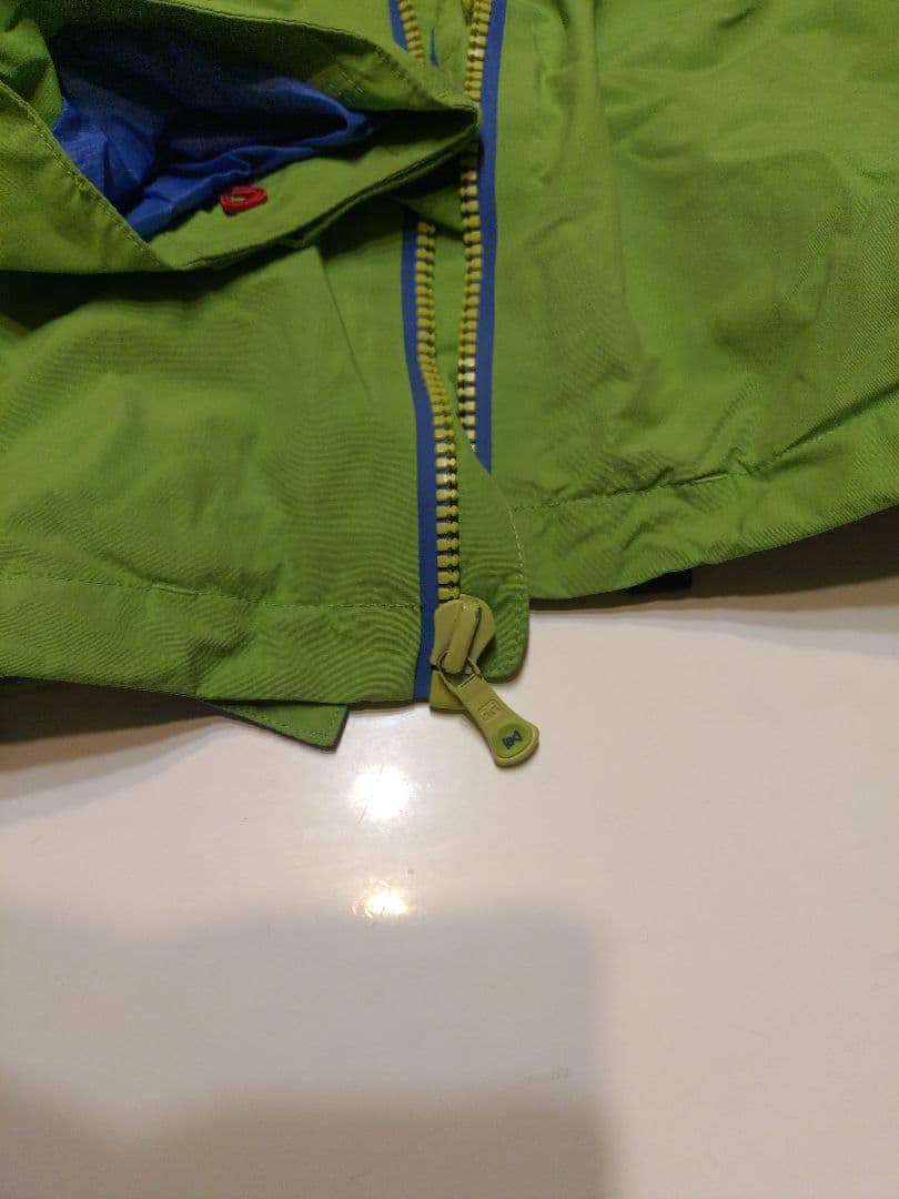 Burton ak　ゴアテックス　スノボーウェア　メンズ　Mサイズ