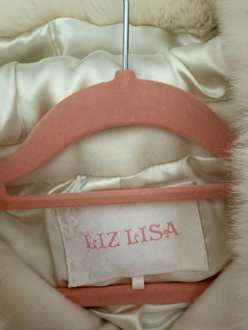 LIZLISA ビジューリボンショートフードコート ホワイト ♥試着のみ