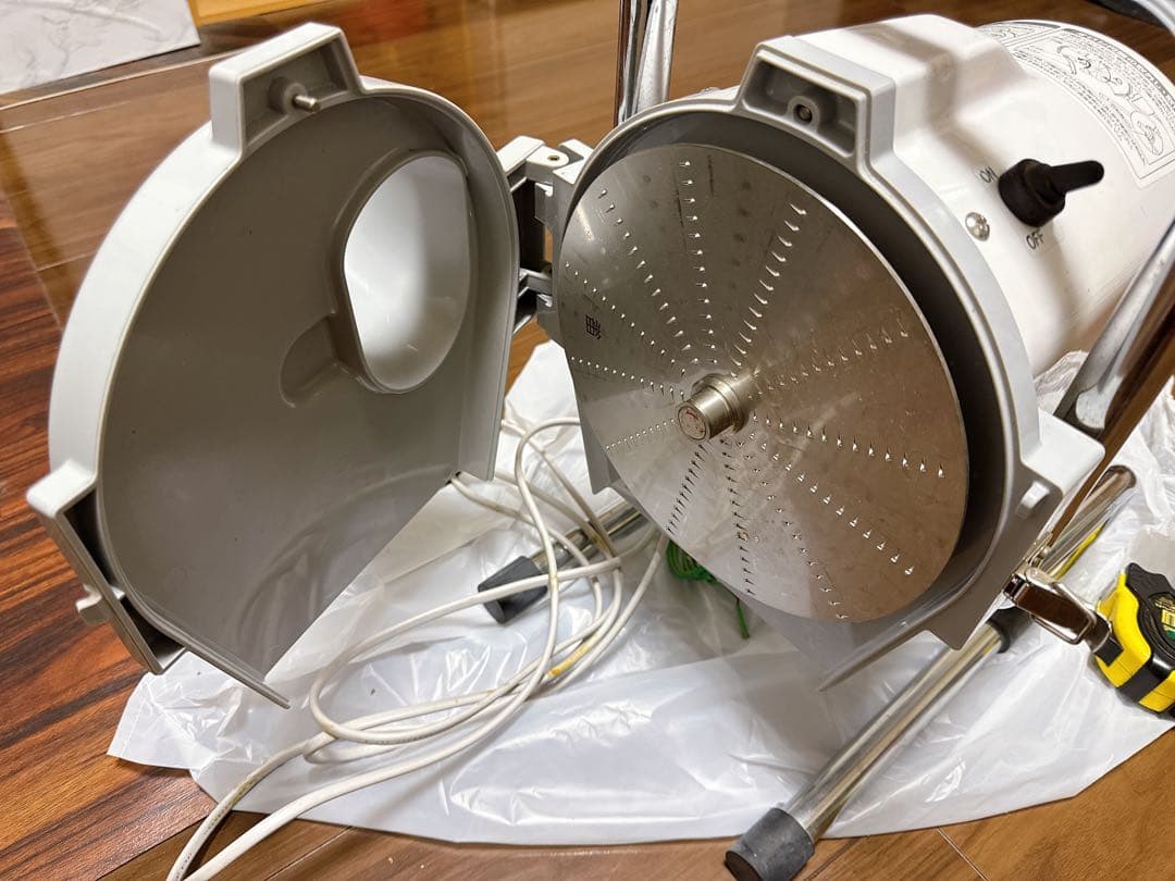 【未使用品】中部コーポレーション 大根オロシ機 RG200C 業務用