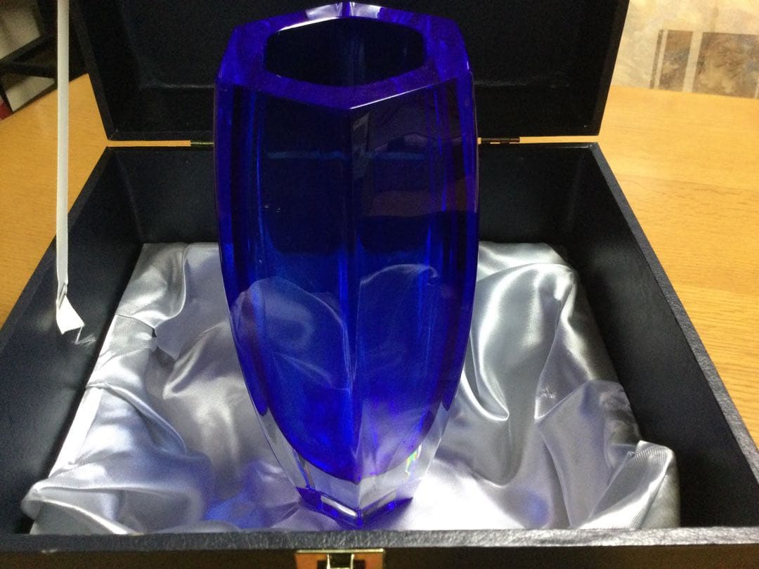 HOYA   最高級クリスタル　花瓶　ブルー　木製BOX  未使用