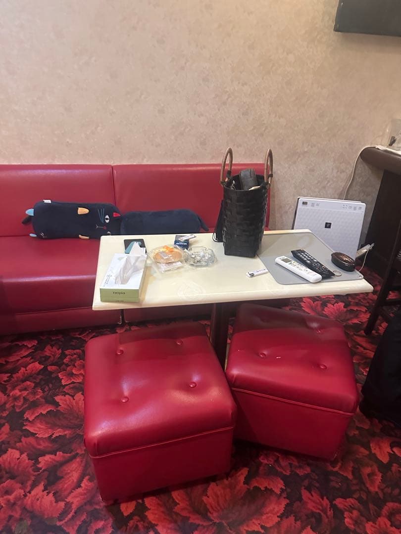 ソファ　テーブル　12点まとめ売り　赤色　クラブ　スナック　バー　カラオケ喫茶