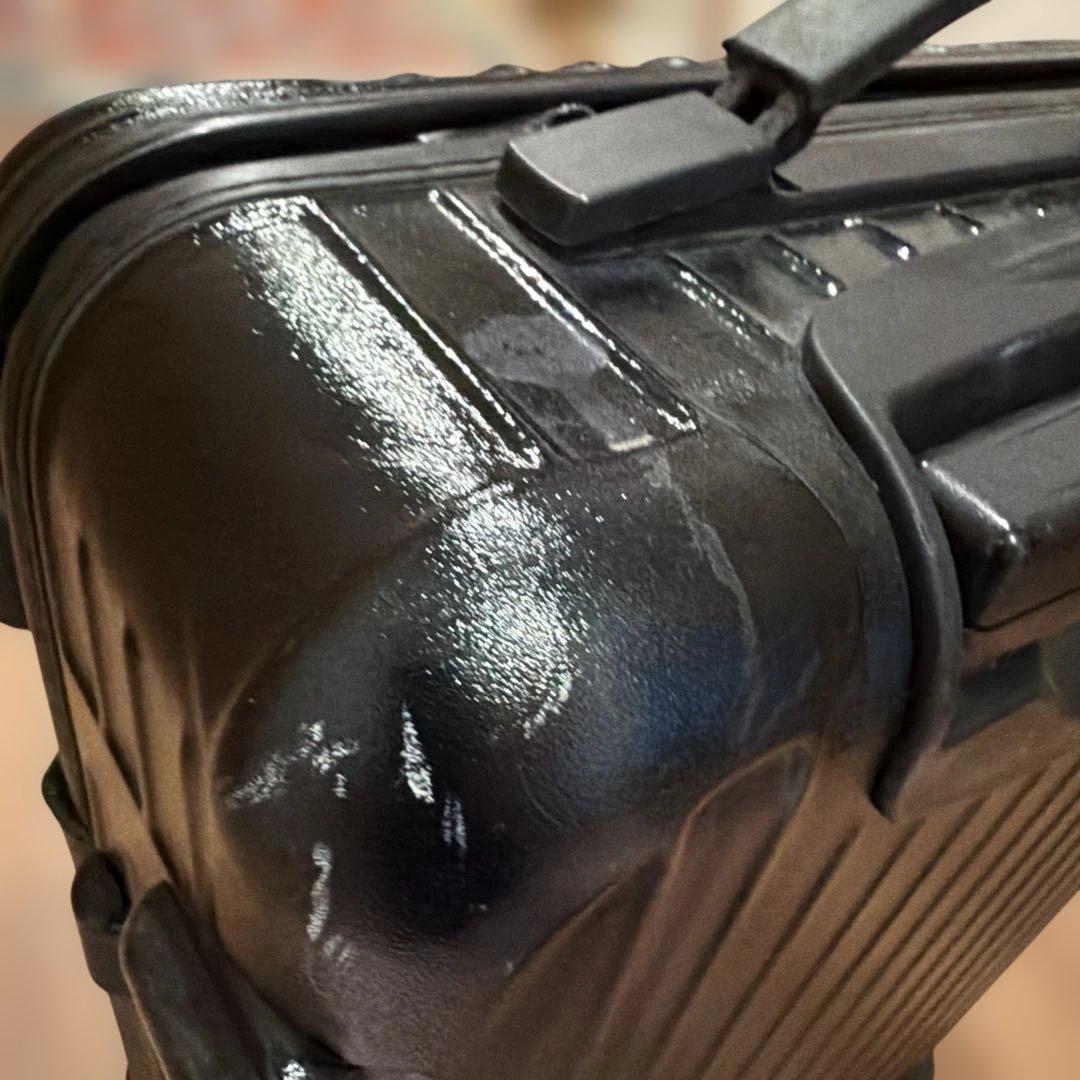 RIMOWA ブラック キャリーケース 2収納スペース