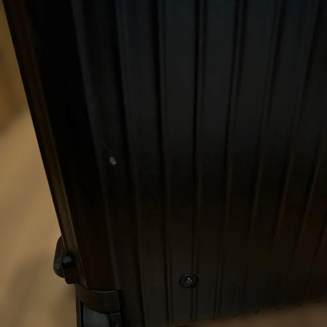 RIMOWA ブラック キャリーケース 2収納スペース