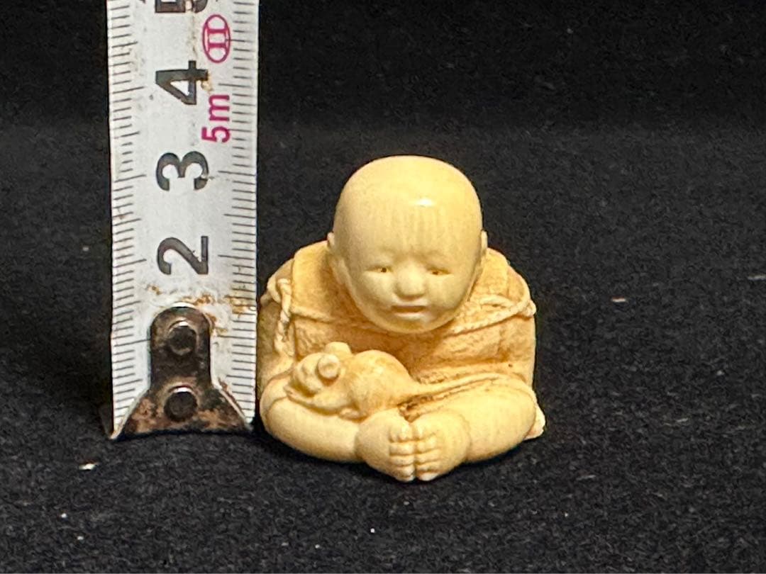 極上　根付　天然素材　彫刻 置物　細密細工　骨董　アンティーク　在銘