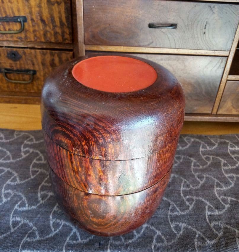 欅一木くりぬき弁当箱　三段重ね　漆塗り