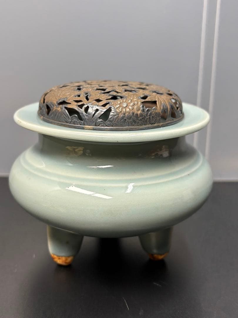 【極美品】諏訪蘇山作 香炉 青磁 三足香炉 純銀 花刻透し火屋 信幸造