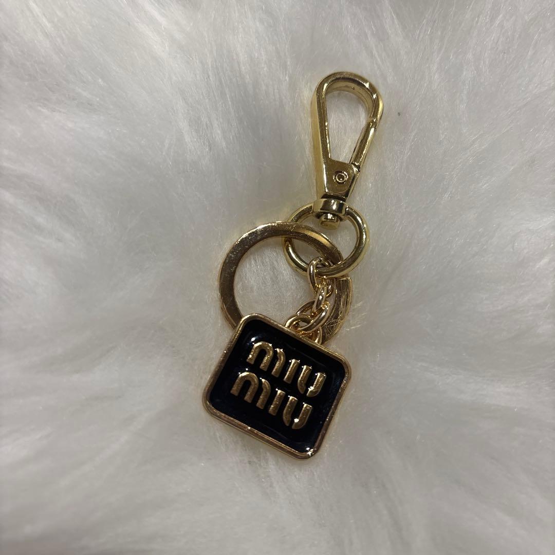 ☆ 【梱包済・即発送可能】ミュウミュウ キーリング ブラック