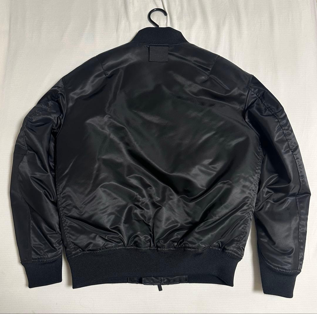 UNIQLO+J ハイブリッドダウンオーバーサイズMA－1