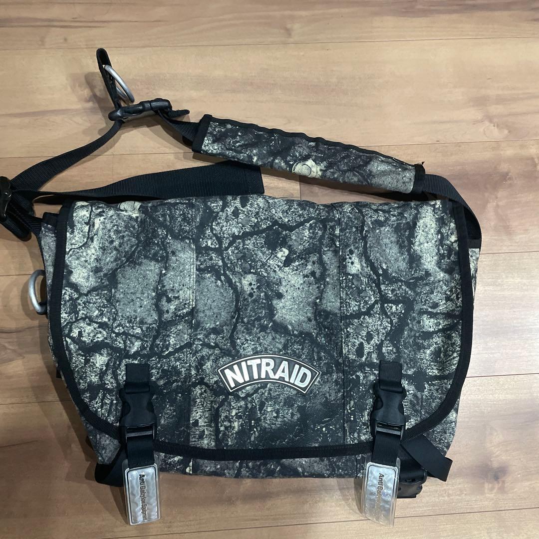 美品 NITRAID CORDURA 総柄 メッセンジャー バッグ ナイトレイド