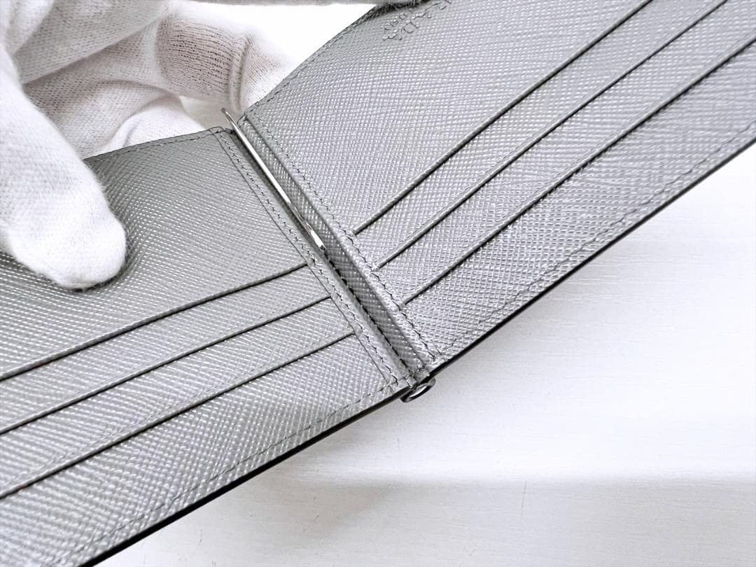 未使用保管　PRADA　プラダ　ロゴ　サフィアーノ　マネークリップ　2MN077