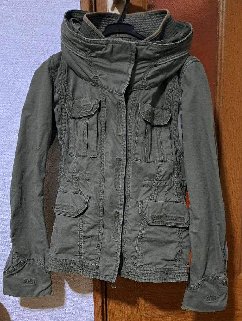 GOAミリタリージャケット　カーキ色