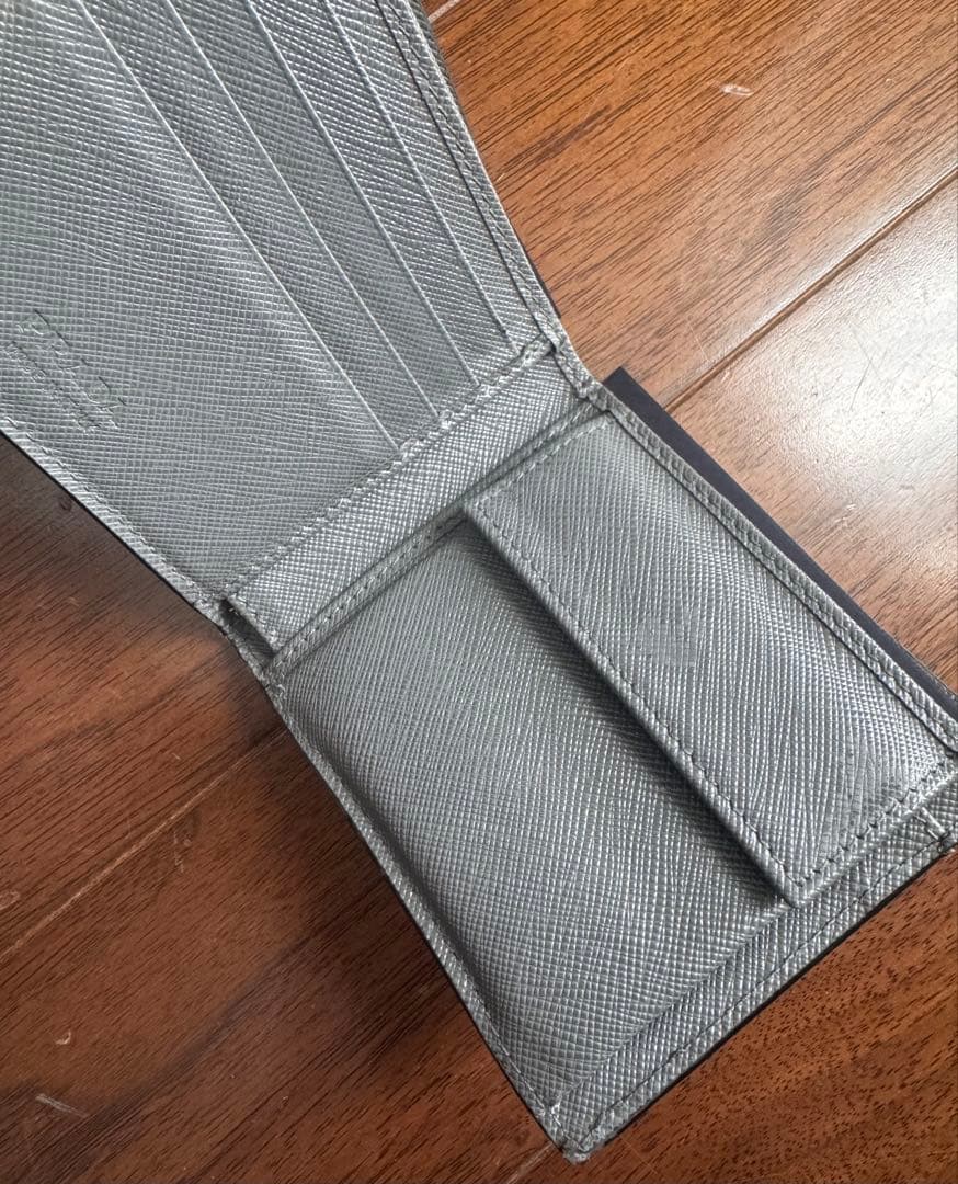 価格相談応。プラダ　パース付きサフィアーノ　レザーウォレット