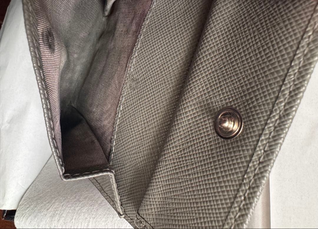 価格相談応。プラダ　パース付きサフィアーノ　レザーウォレット