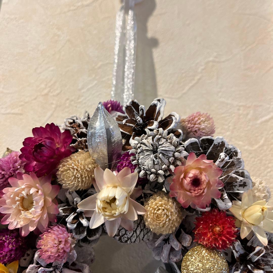 クリスマス松ぼっくり白ベース