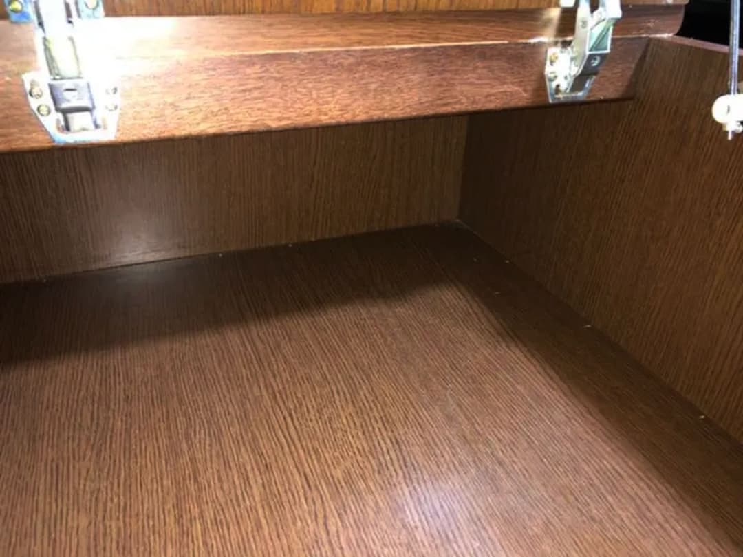 カリモク　コーナーテーブル